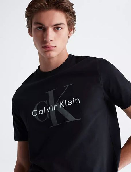 Футболка чоловіча  Calvin Klein з принтом чорна 40QP894 фото